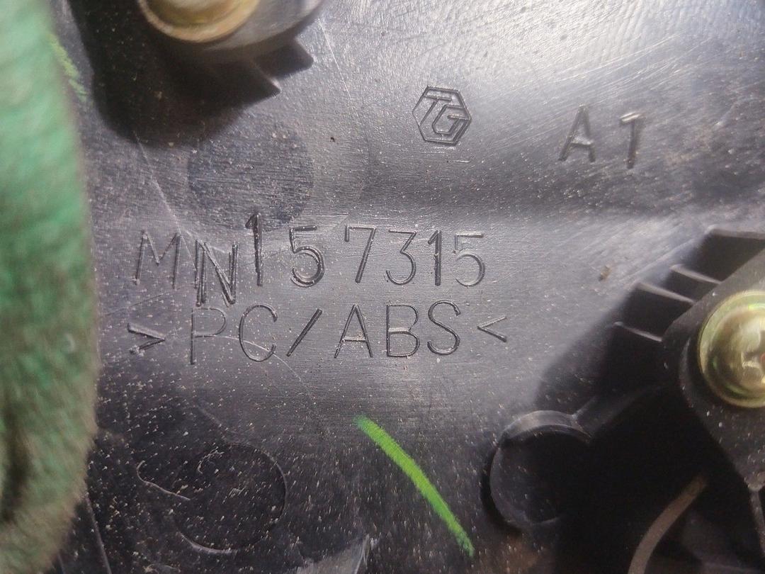 Рамка под магнитолу QXM3DE Mitsubishi Grandis купить на авторазборке