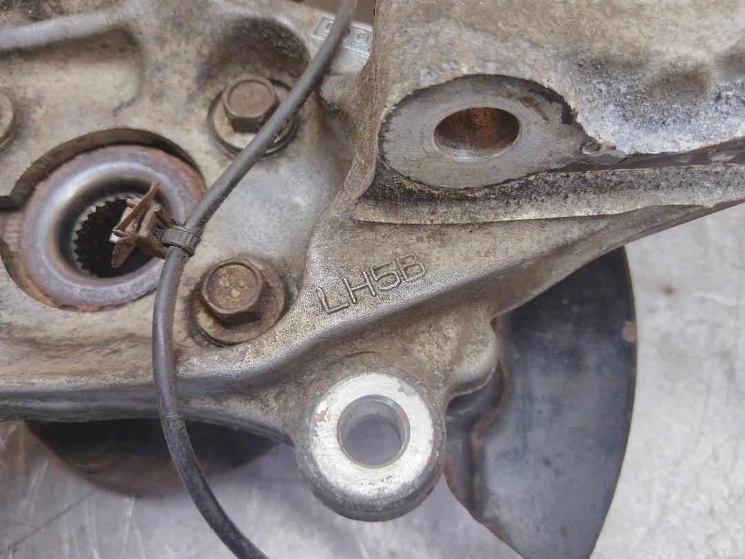 Кулак поворотный левый RBQNIO Ford Fusion undefined