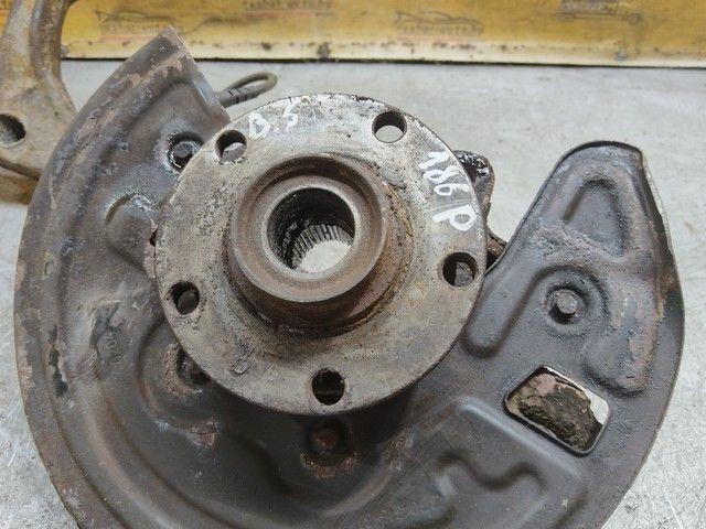 Кулак поворотный правый YBNDJ3 Volkswagen Passat купить