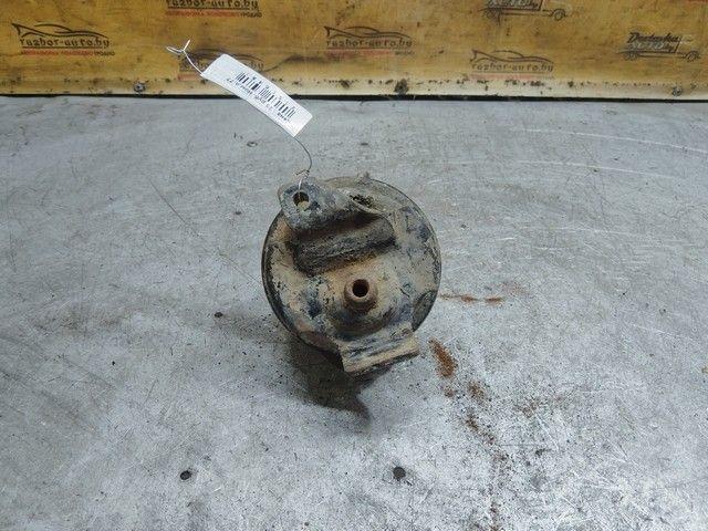 Подушка крепления двигателя J1S1WQ Volkswagen Passat купить в магазине запчастей бу