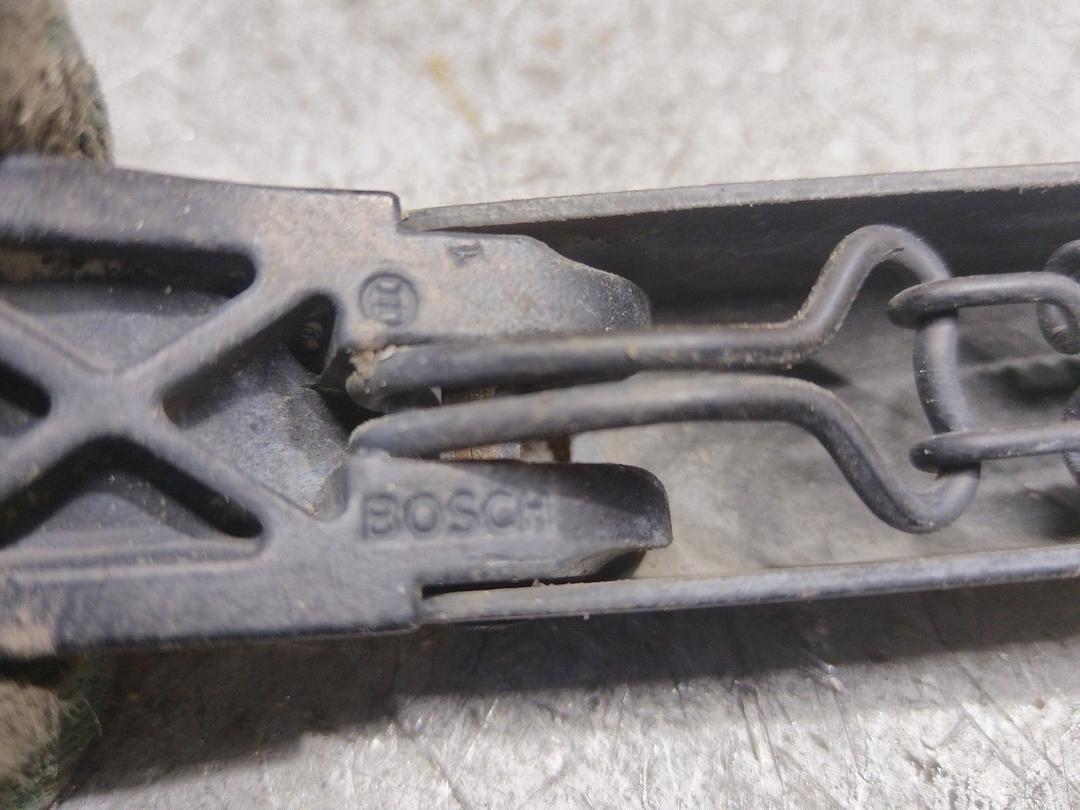 Щеткодержатель (поводок стеклоочистителя, дворник) YTW2I7 Mitsubishi Carisma купить с доставкой