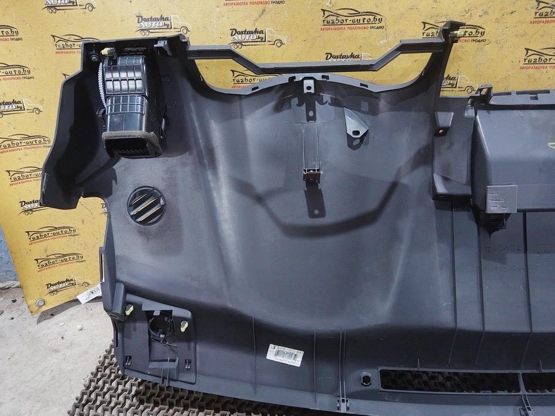 Панель передняя салона (торпедо) GPC2HX Toyota Corolla Verso undefined