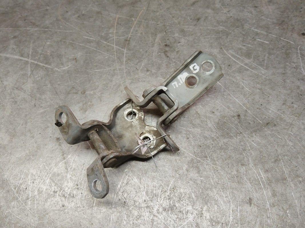 Петля двери передней правой SW1B0J Toyota Avensis Verso купить