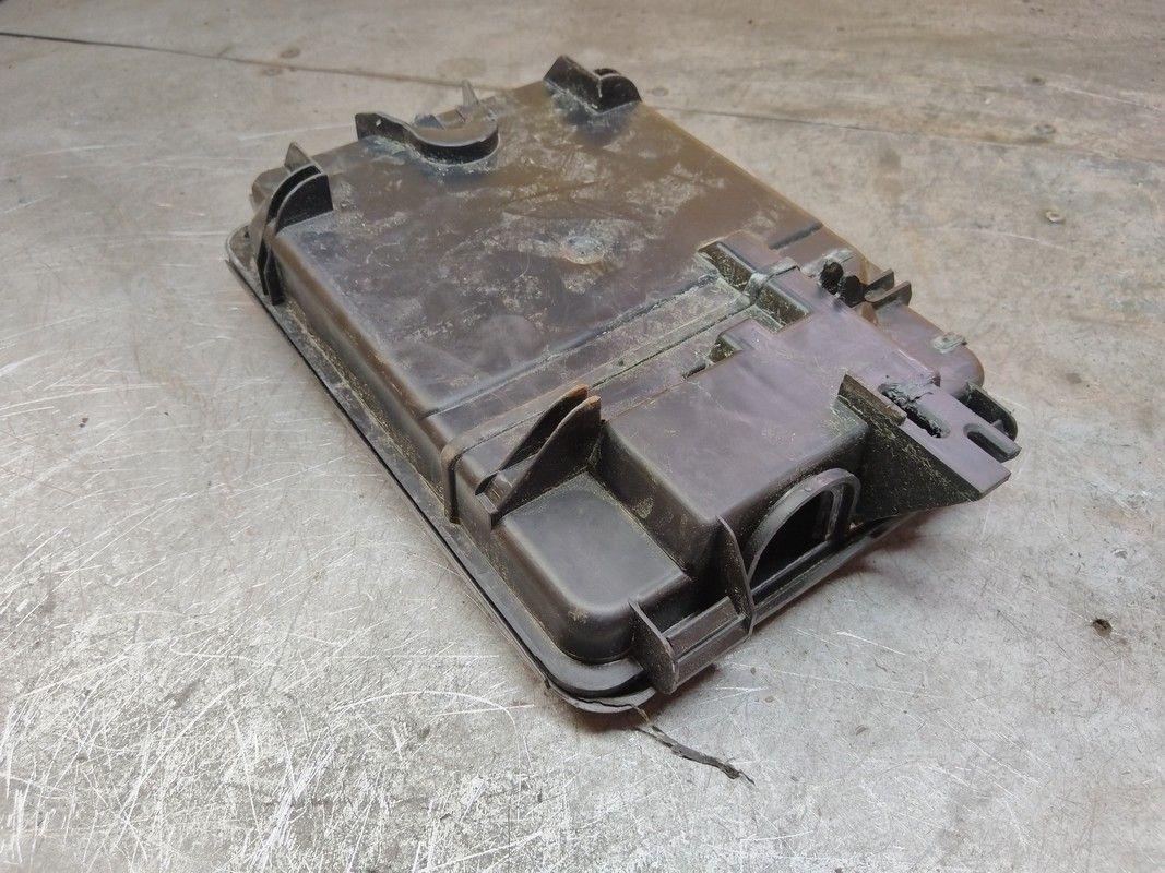 Короб предохранителей CQ8N0X Volkswagen Passat - Фото 6