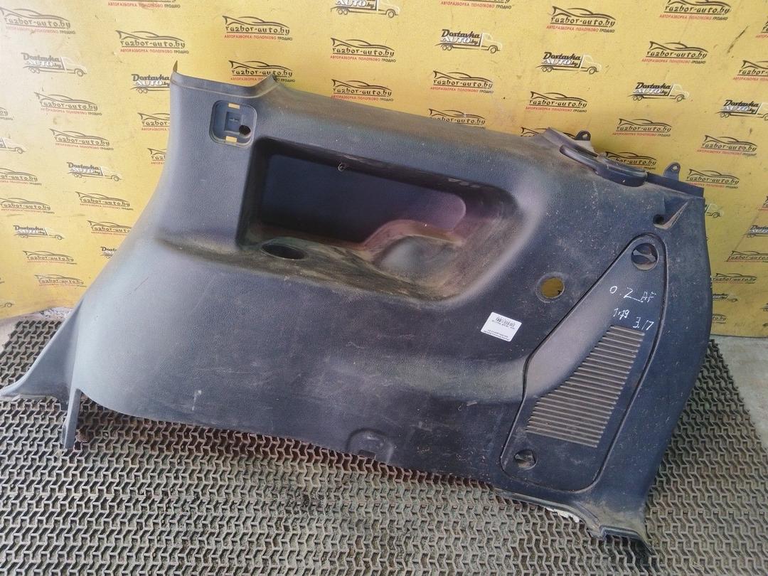 Обшивка багажника RQMJBS Opel Zafira