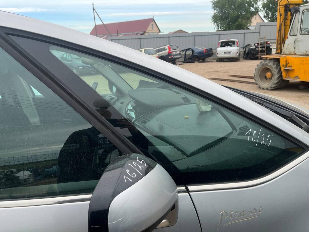 Стекло кузовное боковое правое 581MGF Citroen C4 Picasso