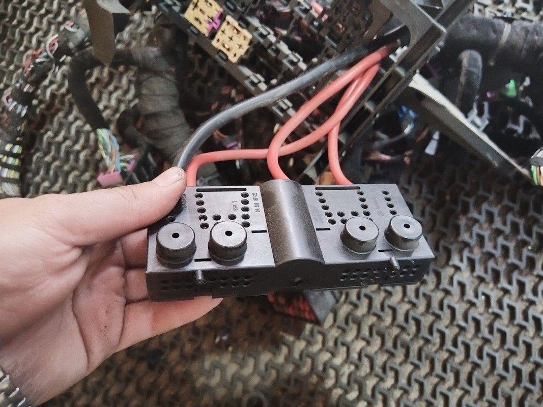 Проводка салона F9Z4CR Skoda Fabia - Фото 4