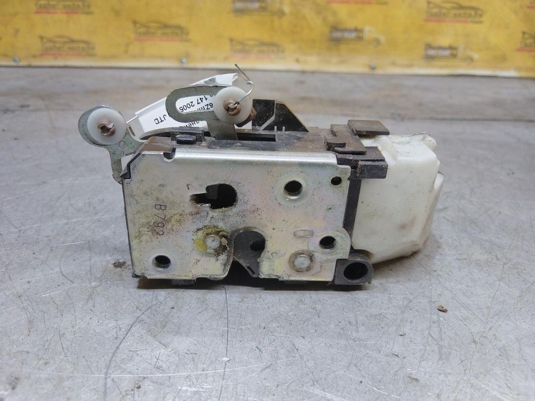 Замок двери передней правой 16ZMK6 Alfa Romeo 147