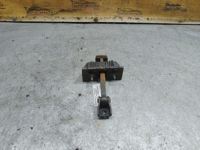 Ограничитель открывания двери задней 7SCD18 Toyota Avensis купить в магазине запчастей бу