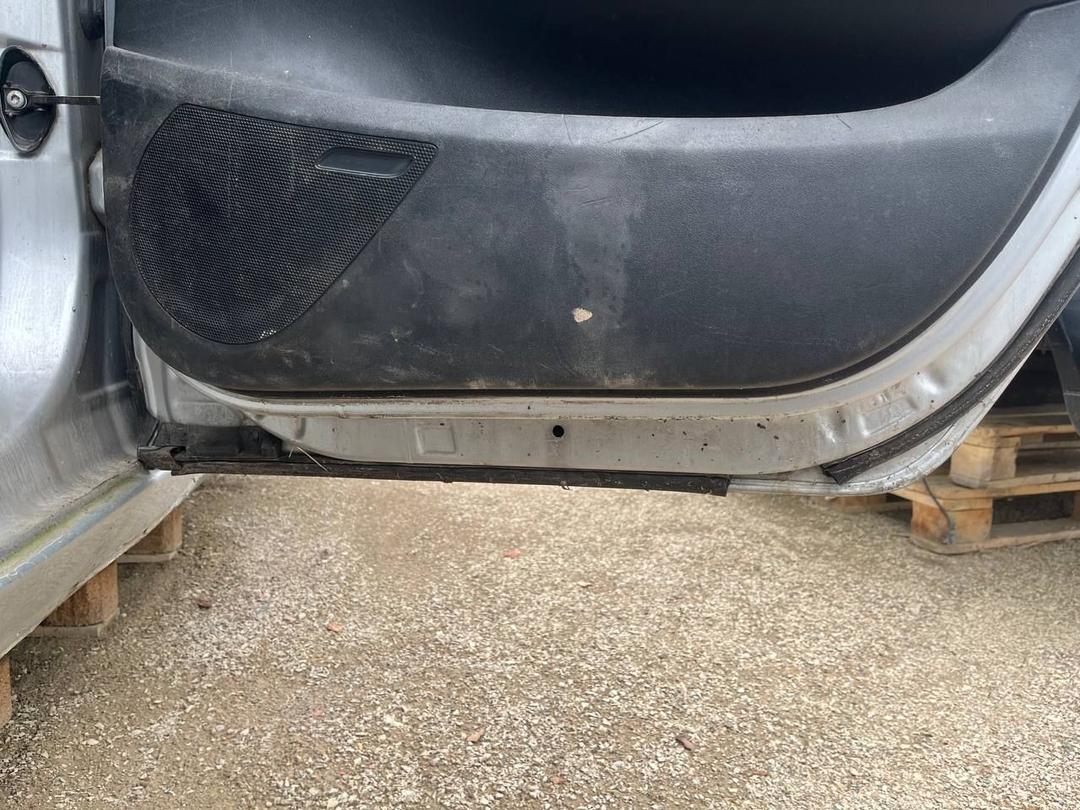 Дверь задняя правая 0CIY25 Citroen C4 Picasso купить