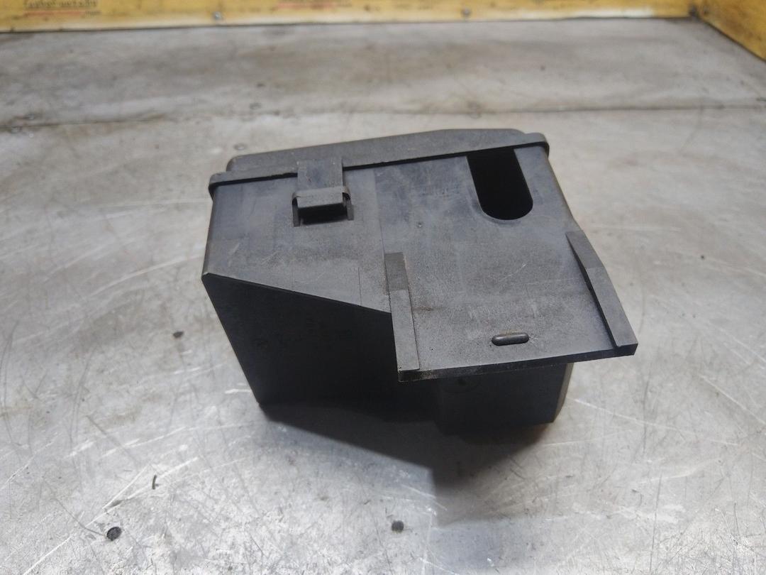 Короб предохранителей KNVQNO Opel Astra купить с доставкой