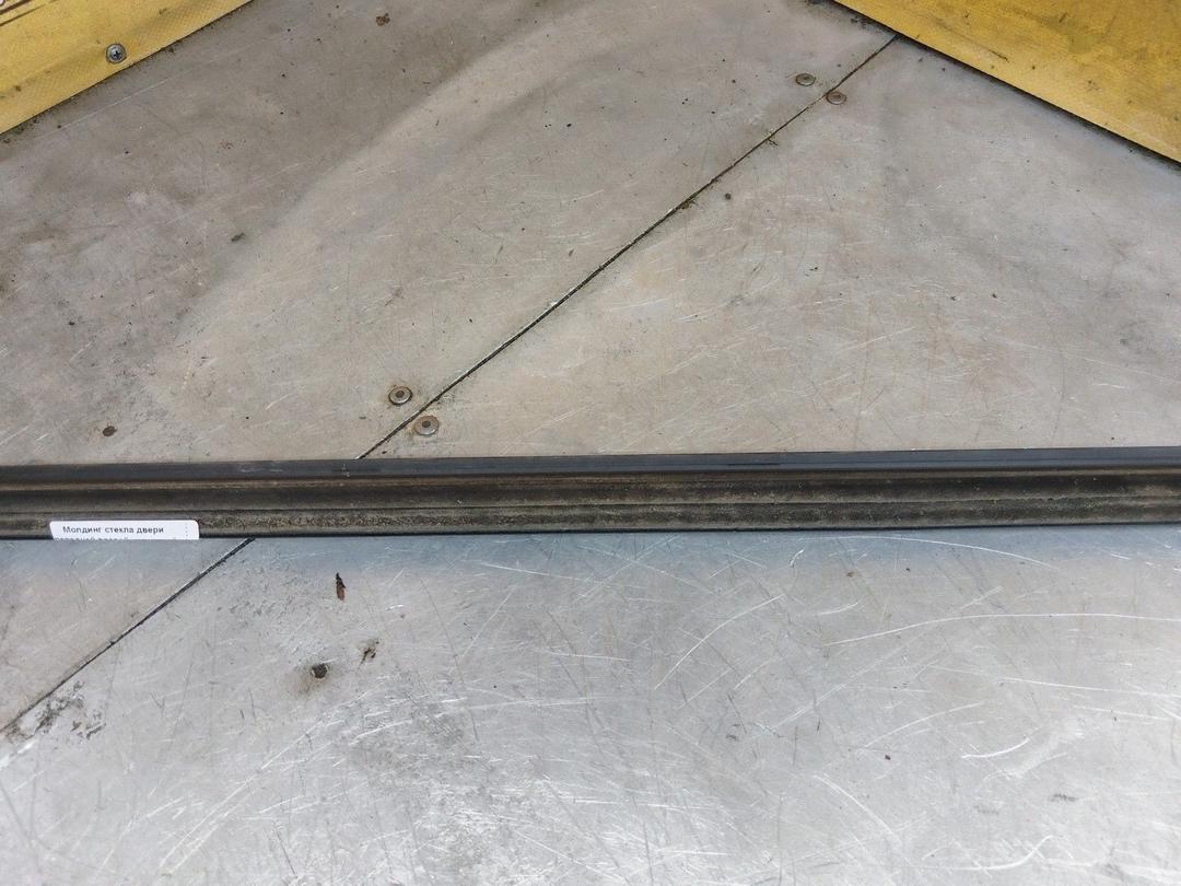 Молдинг стекла двери передней правой наружный XCTWLL Hyundai Trajet купить с доставкой