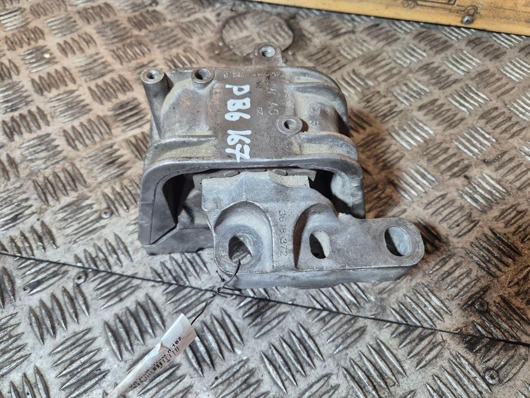Подушка крепления двигателя JFB0OY Volkswagen Passat - Фото 1
