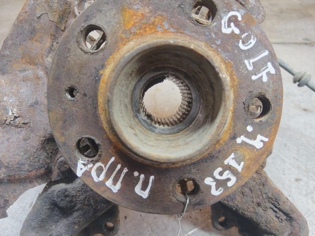 Кулак поворотный правый HC38K8 Volkswagen Golf купить