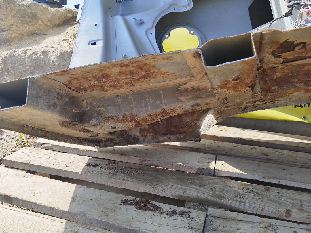 Крыло заднее левое L6O84M Mercedes ML W163 undefined