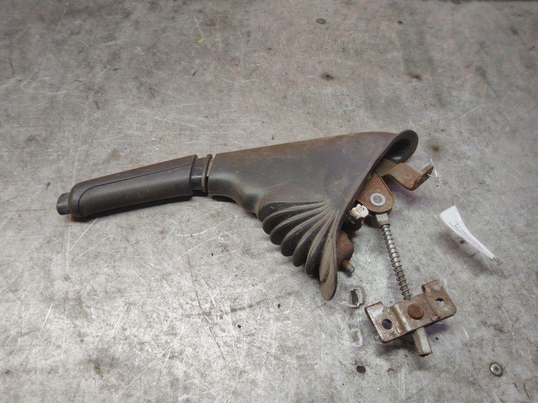 Рычаг ручного тормоза (ручника) 9T01AE Fiat Punto