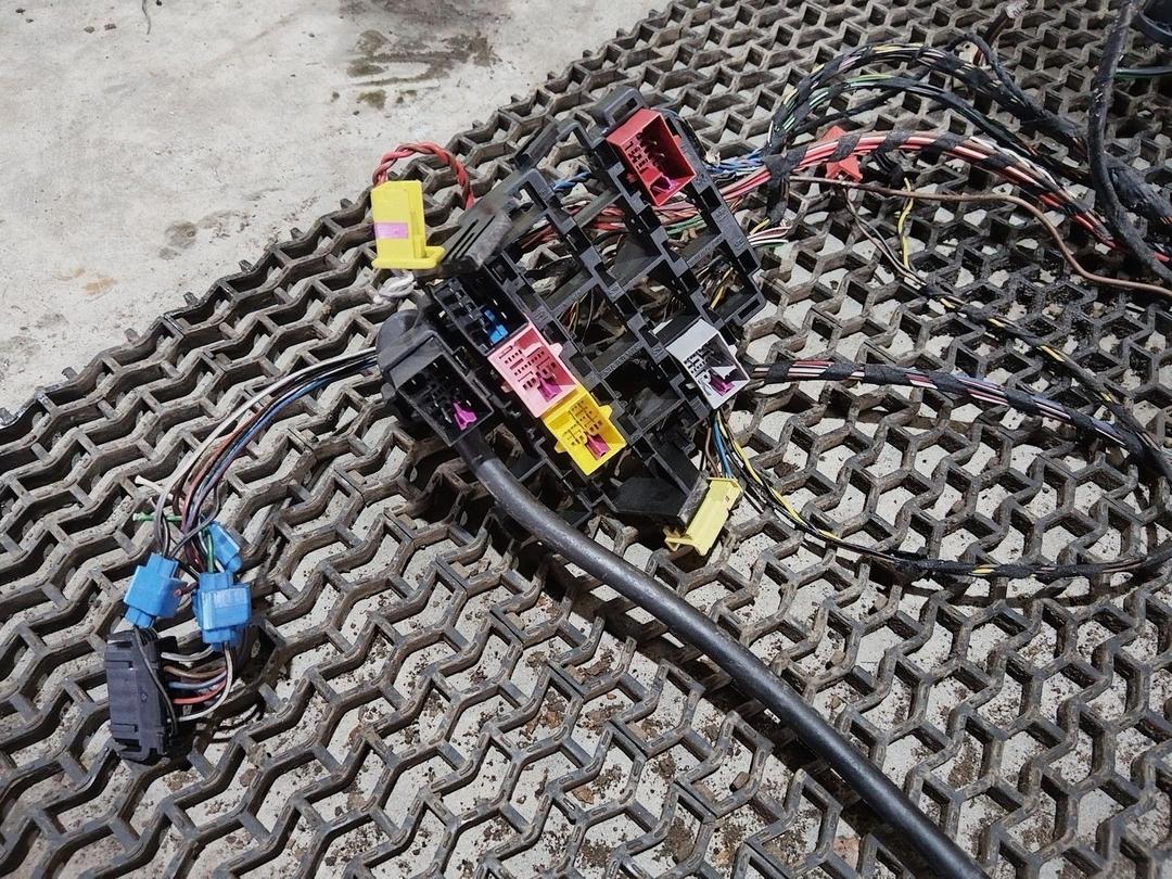 Проводка салона P1T2KW Volkswagen Passat купить