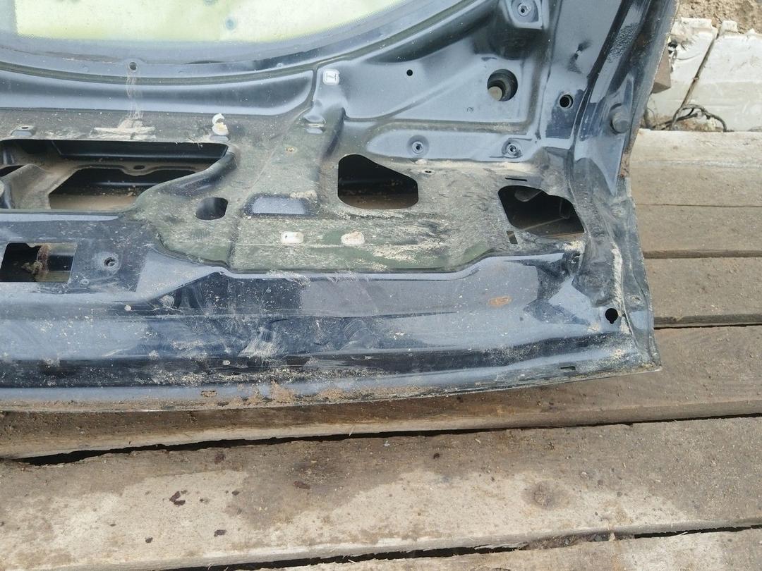 Крышка багажника (дверь 3-5) JB2V8R Mitsubishi Carisma undefined