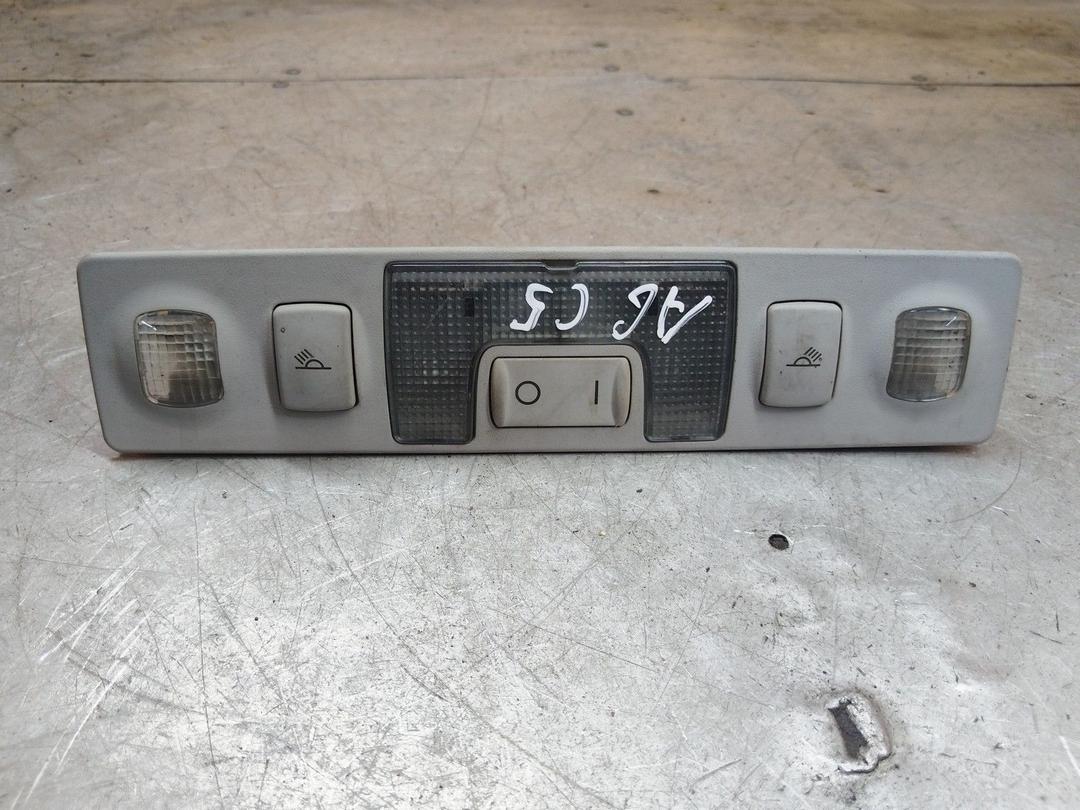 Фонарь салона (плафон) DC1796 Audi A6 купить на авторазборке