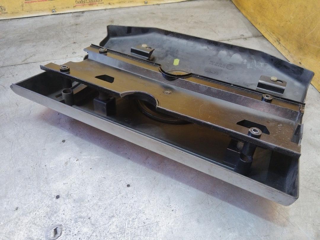 Декоративная крышка двигателя O5E1Y7 Renault Safrane купить в магазине запчастей бу