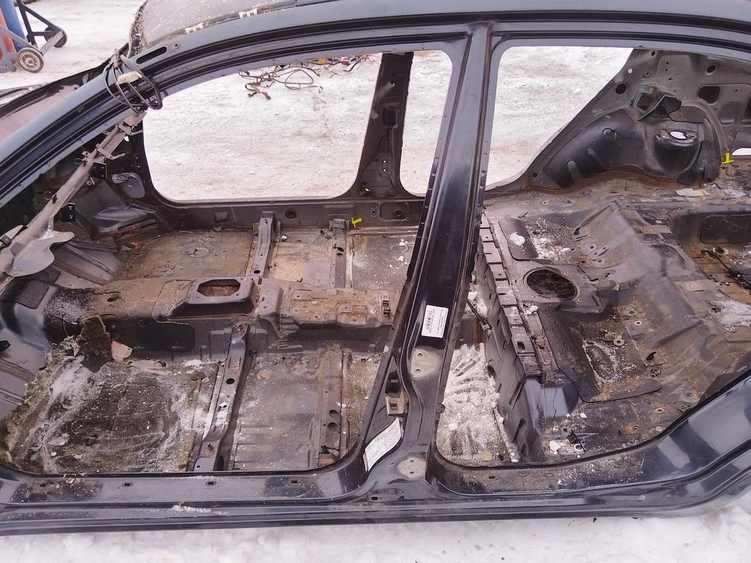 Стойка кузовная центральная левая E1P6KL Mitsubishi Carisma купить