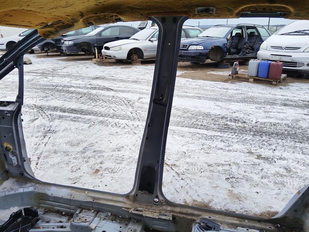 Стойка кузовная центральная правая DXJD2H Opel Zafira купить в магазине запчастей бу