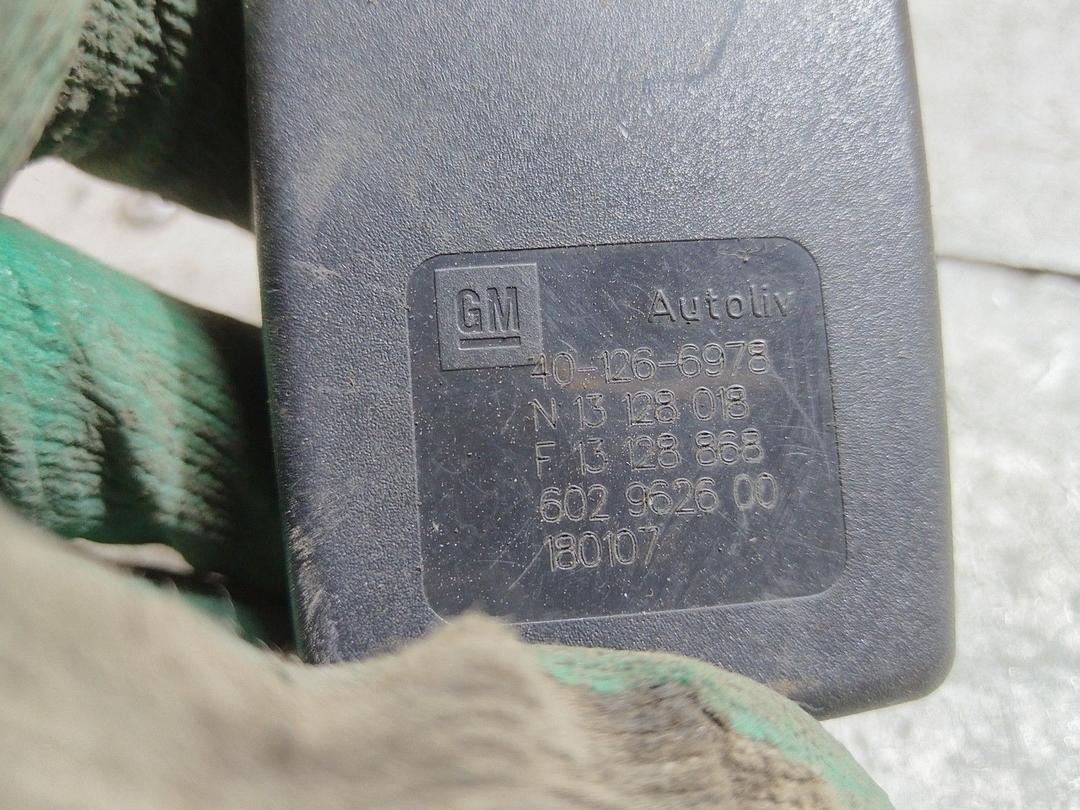 Замок ремня безопасности YZ9N6G Opel Astra купить в магазине запчастей бу