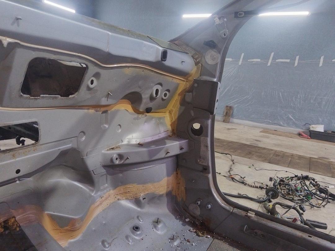 Стойка кузовная передняя правая E5D32J Citroen C5 купить с доставкой