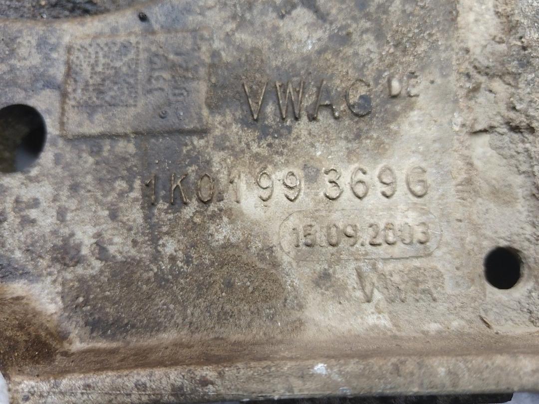 Балка подвески передняя (подрамник) YU60E9 Volkswagen Caddy купить в магазине запчастей бу