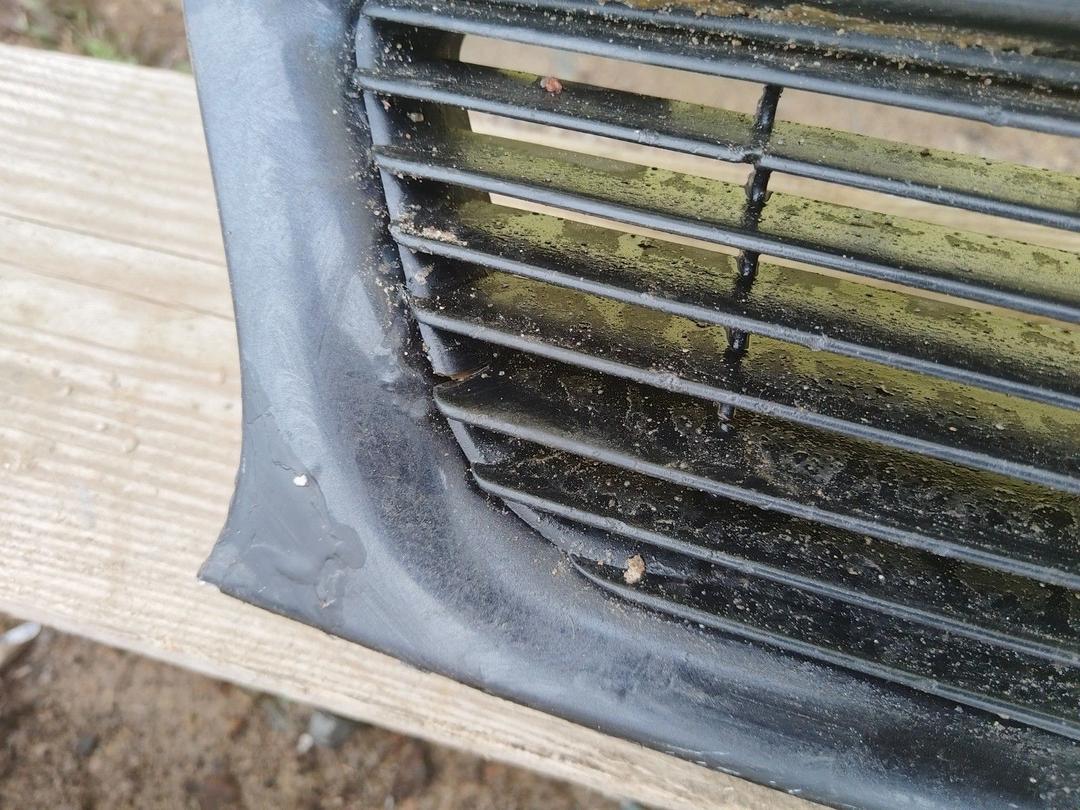 Решетка радиатора RA9TG2 Mitsubishi Carisma купить