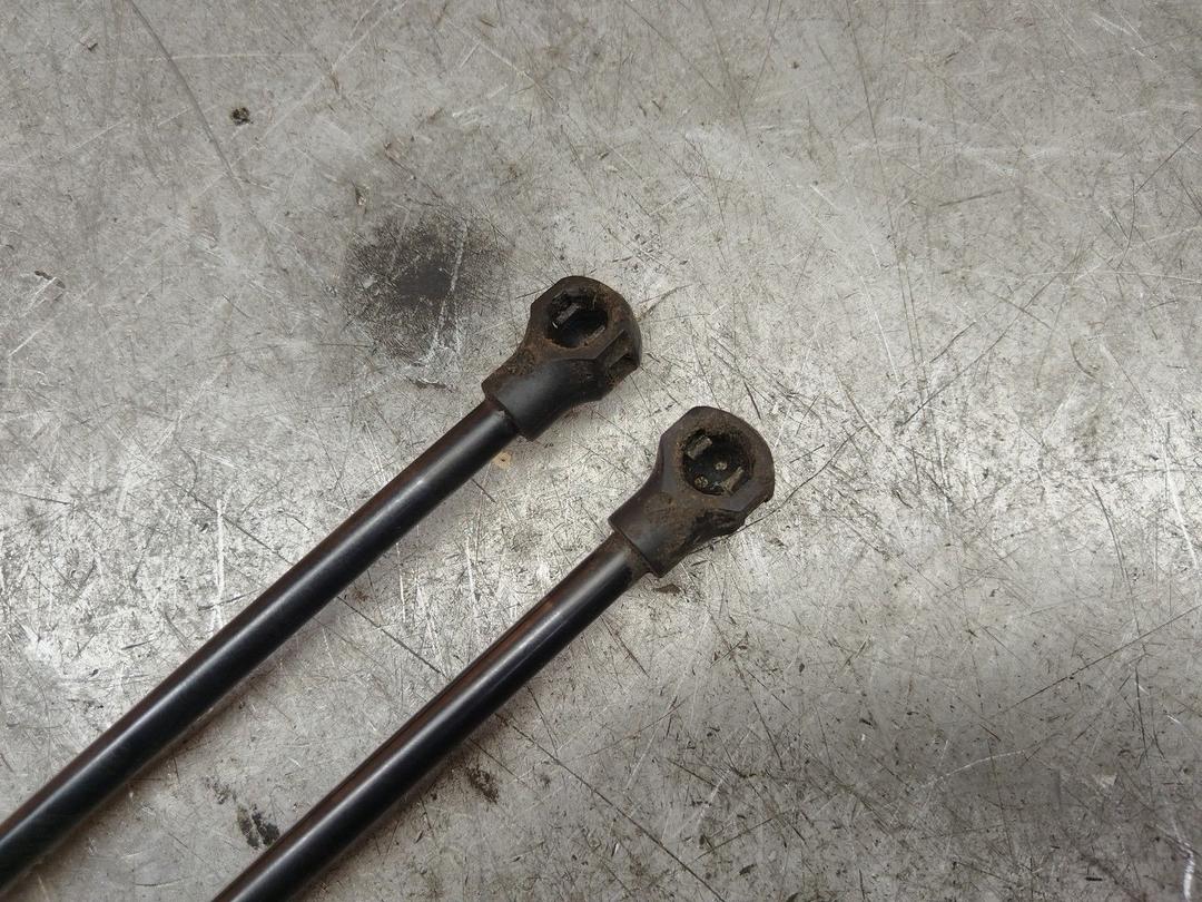 Амортизатор крышки багажника (3-5 двери) JYLNW9 Peugeot 307 - Фото 2