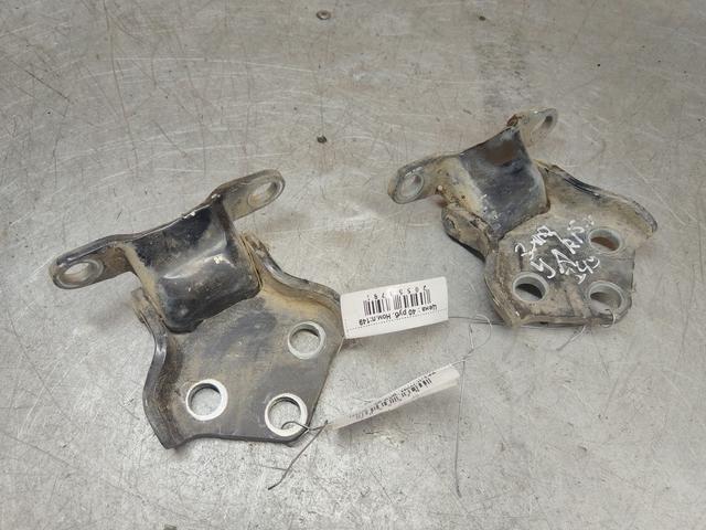 Петля крышки багажника 3NQR18 Toyota Yaris Verso