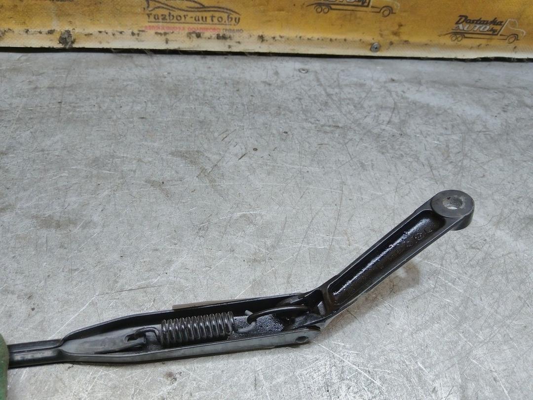 Щеткодержатель (поводок стеклоочистителя, дворник) 3641CX Seat Toledo купить в магазине запчастей бу