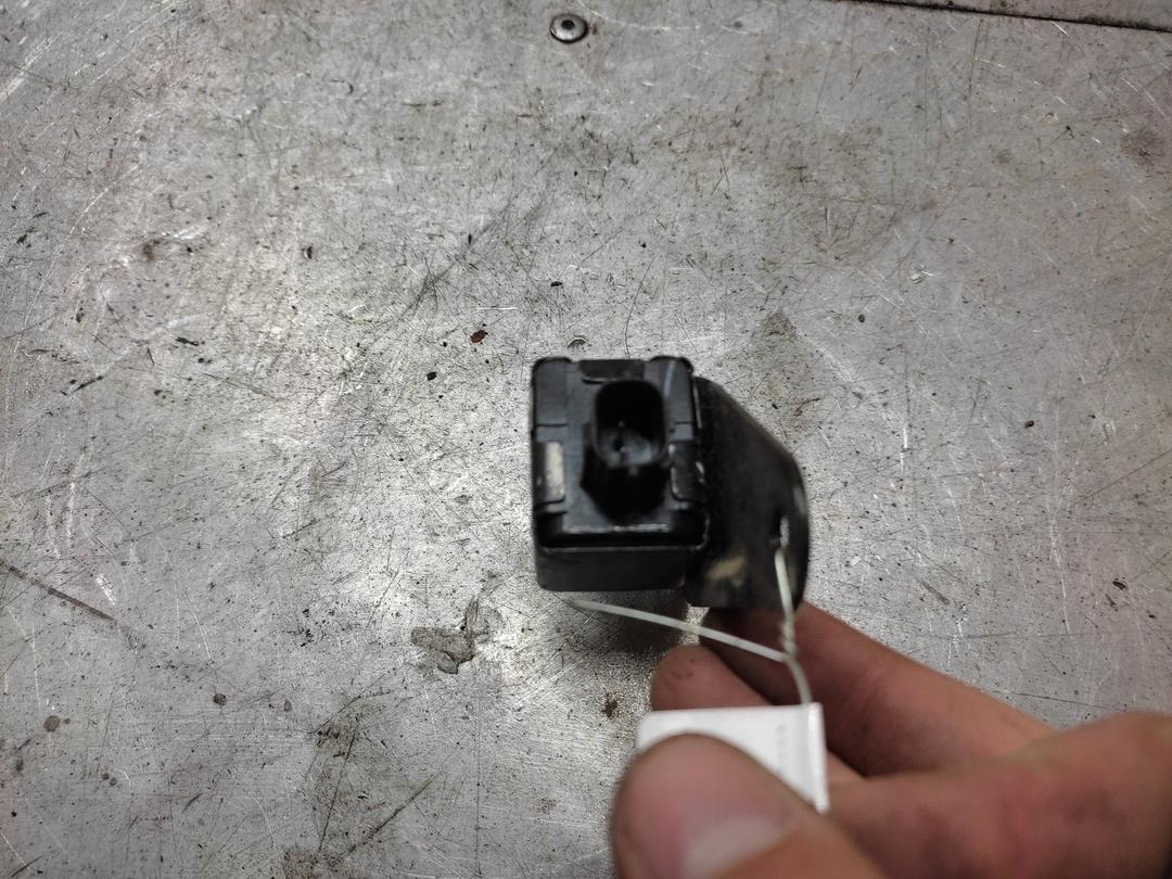 Датчик удара 4Z1840 Toyota Yaris - Фото 2