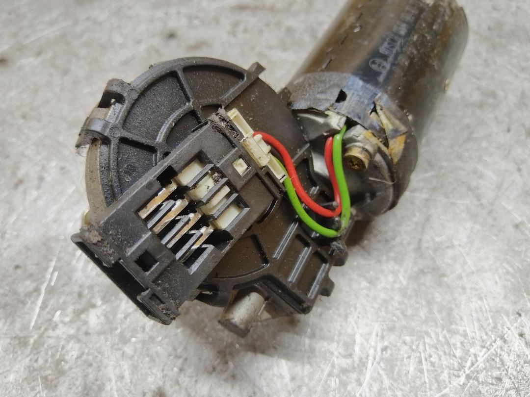 Моторчик передних стеклоочистителей (дворников) HUEA05 BMW 3 E46 undefined