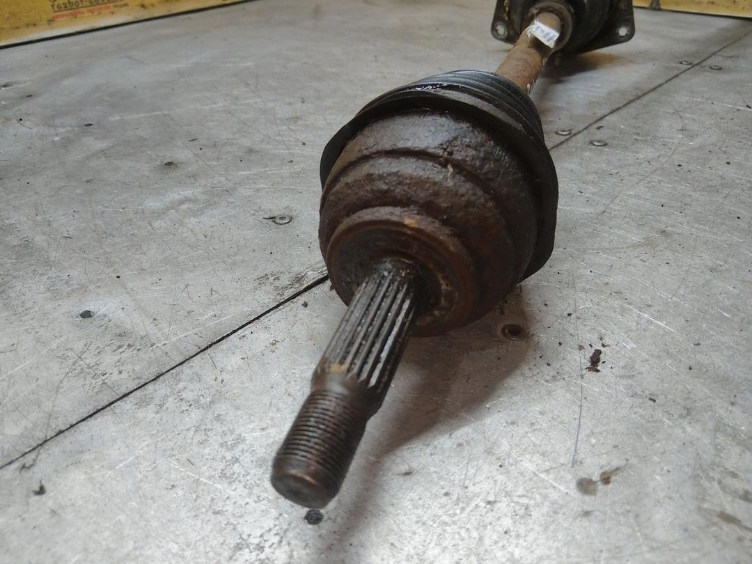 Полуось передняя левая (приводной вал, ШРУС) 1WCPYP Renault Kangoo купить