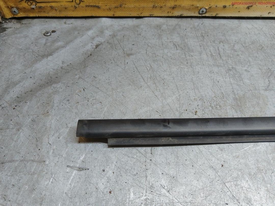 Молдинг стекла двери передней правой наружный HR2732 Fiat Punto купить в магазине запчастей бу