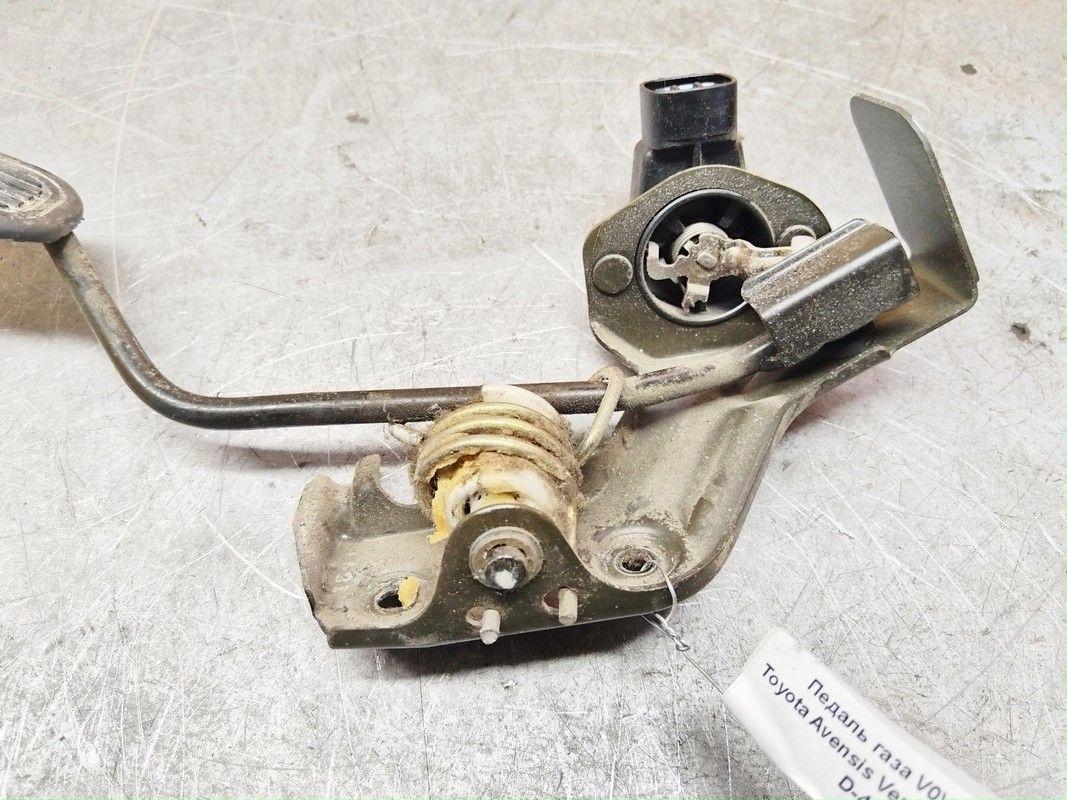 Педаль газа V0V4AF Toyota Avensis Verso купить в магазине запчастей бу