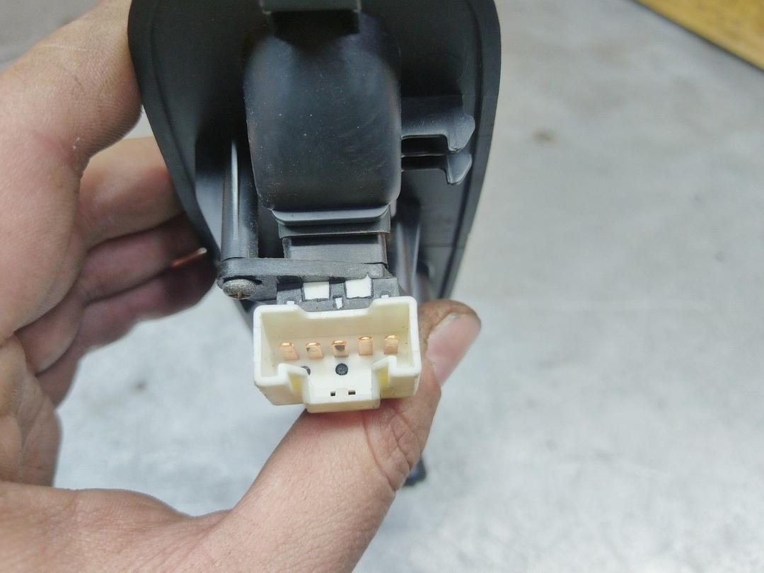 Кнопка стеклоподъемника заднего правого 321IT2 Honda HR-V - Фото 4