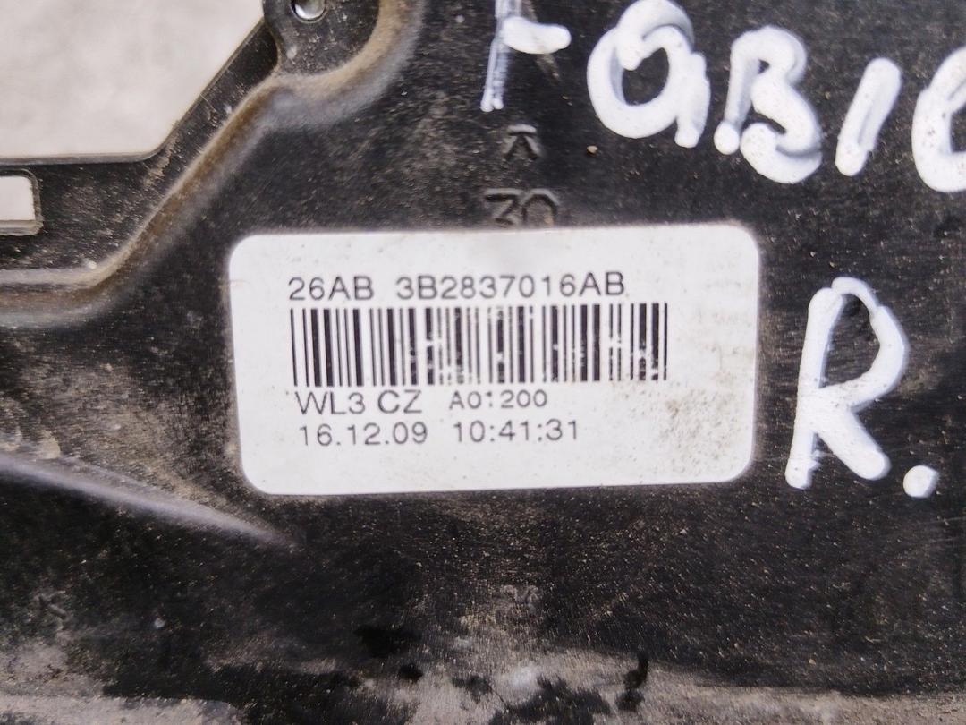 Замок двери передней правой UHOVHS Skoda Fabia купить на авторазборке