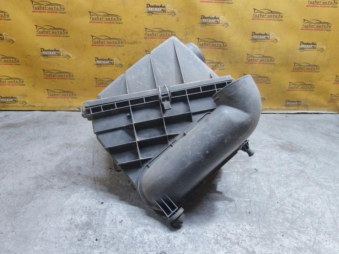 Корпус воздушного фильтра 0XBPWY Mercedes C W202 купить в магазине запчастей бу