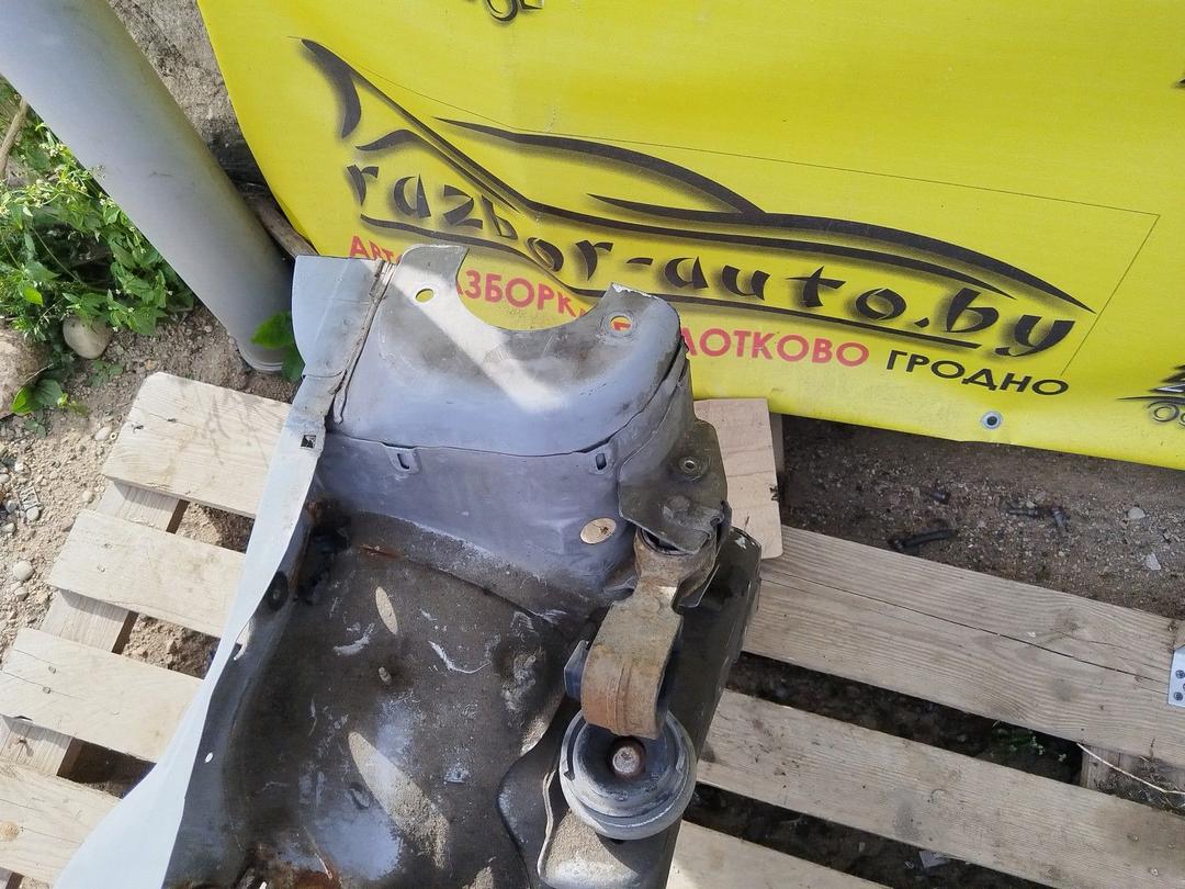 Передняя панель крепления облицовки (телевизор) E40TB2 Peugeot 406 undefined