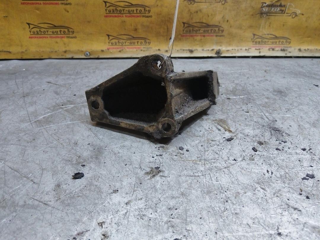 Кронштейн КПП BW6O8P Audi 100 купить в магазине запчастей бу