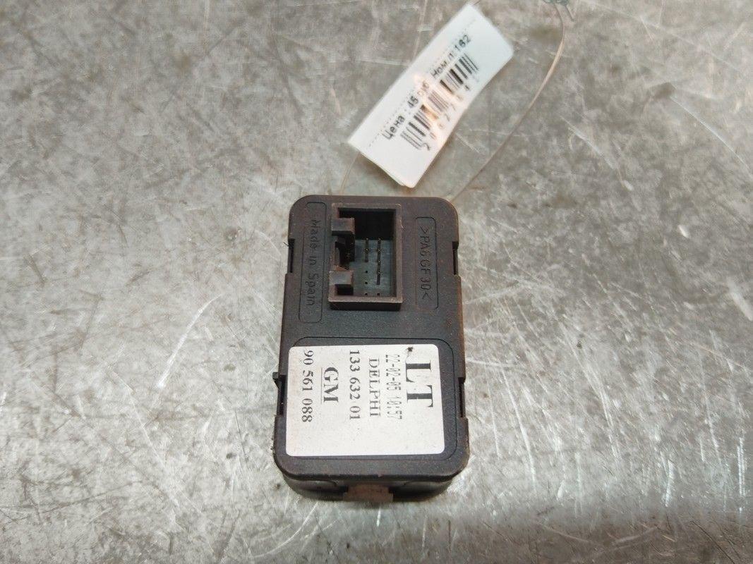 Блок управления стеклоподъемниками M27A51 Opel Zafira купить с доставкой