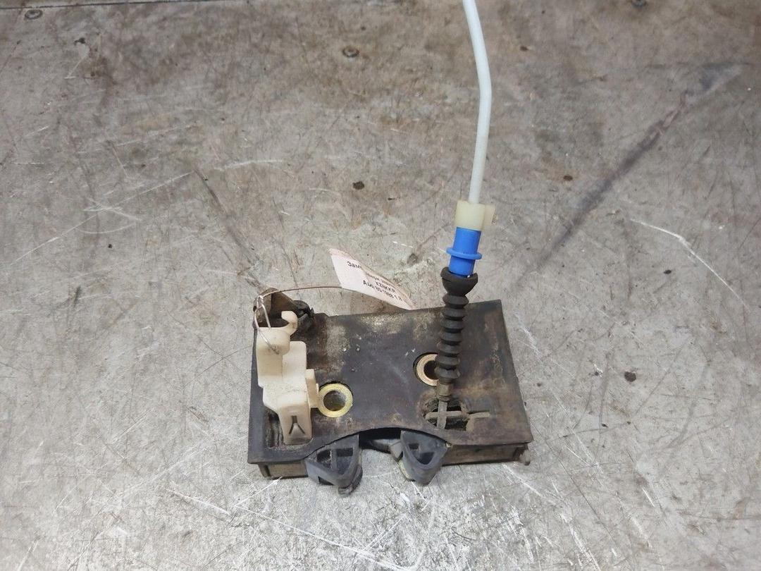 Замок двери задней левой XZNKKR Audi 80 купить с доставкой