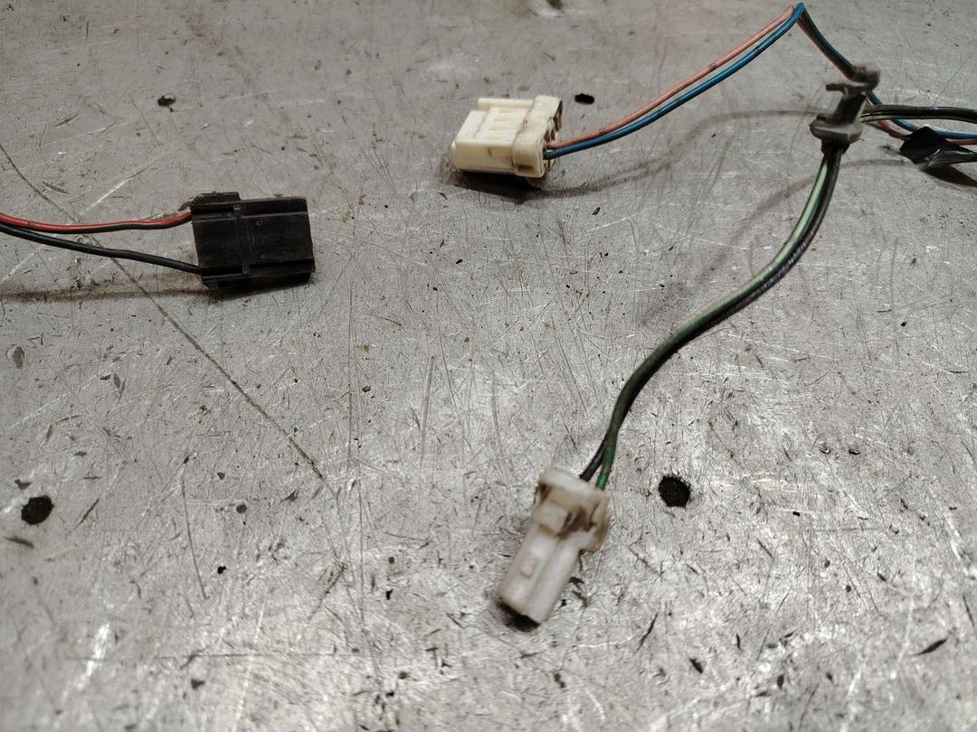 Проводка крышки багажника GA6B1J Nissan Primera - Фото 4