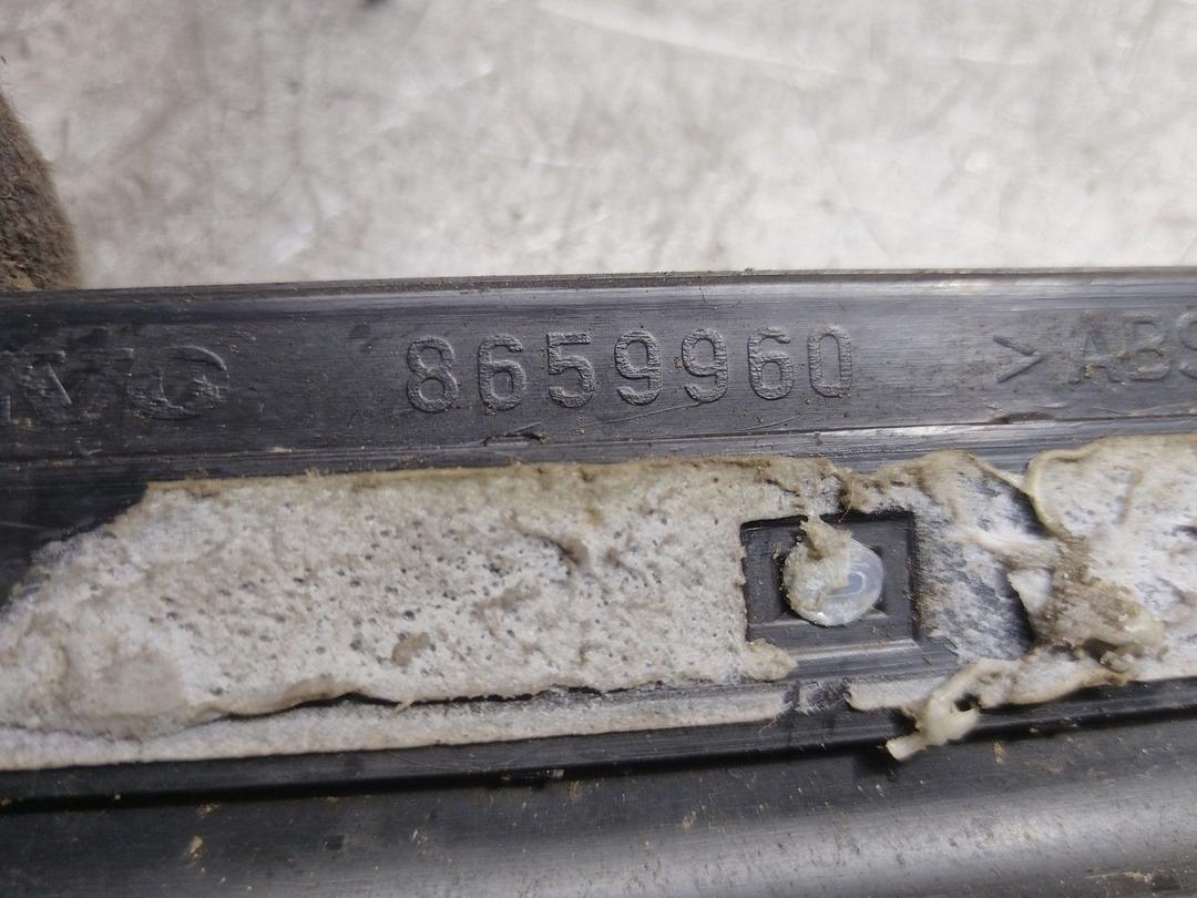 Накладка на порог наружная левая IQ589K Volvo S60 купить с доставкой