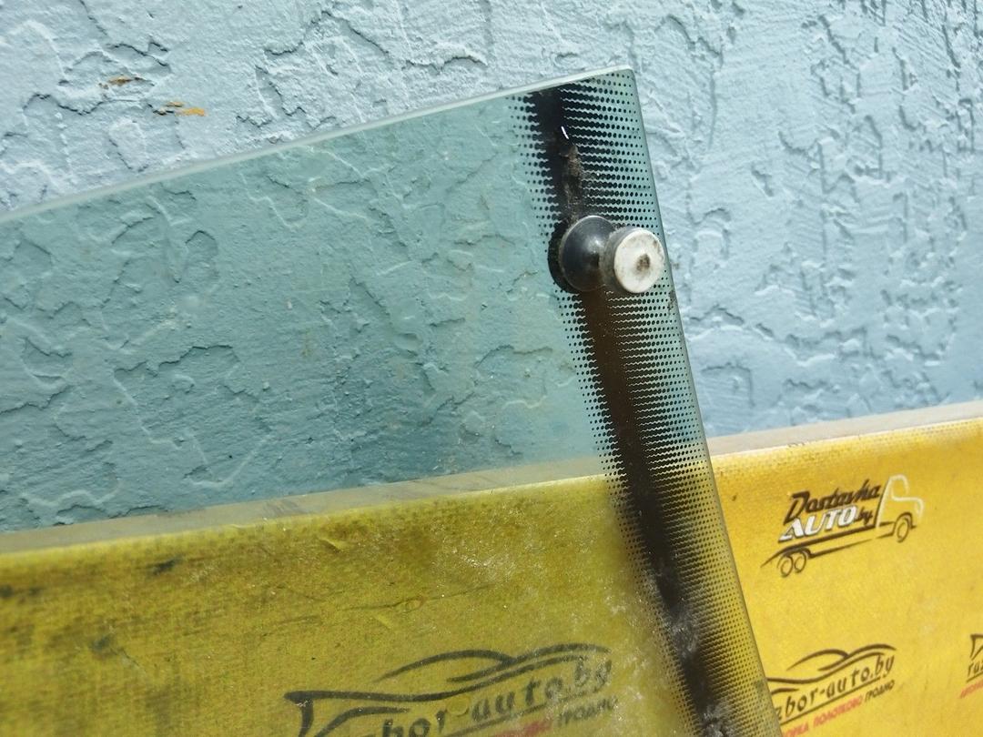 Стекло двери задней левой LZYC4R Audi 80 купить на авторазборке