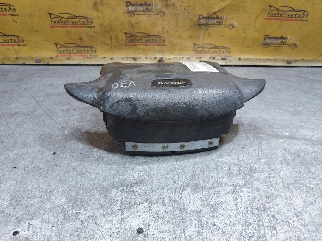 Подушка безопасности водителя 8UDG04 Volvo V70 купить