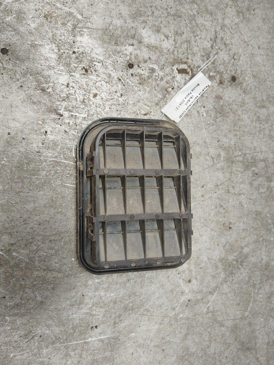 Решетка вентиляции кузова V9JEAH Skoda Fabia купить с доставкой